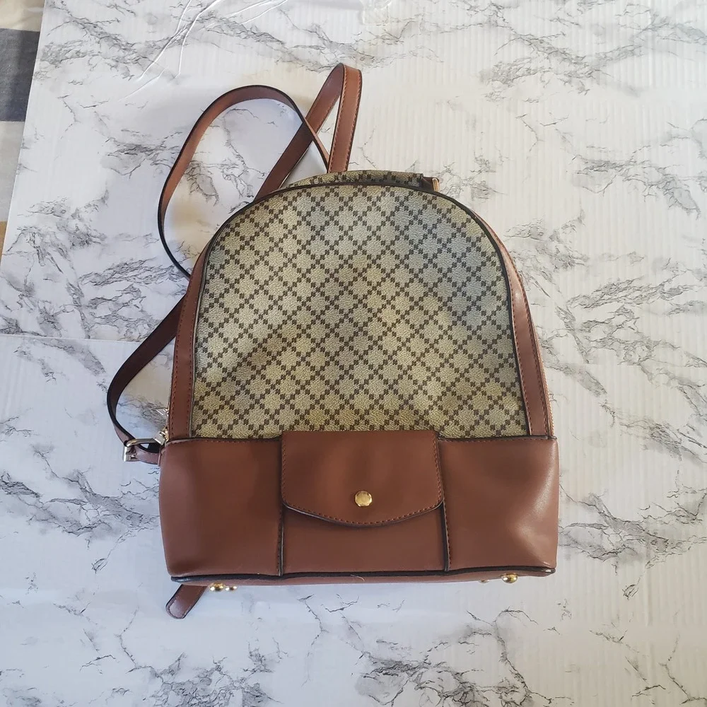 Brown Back‎ Pack Purse. 12x10.5 Inches. 2 Large Zipper Pockets. Adjustable...